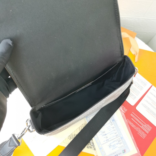 ルイヴィトンバッグ着用イメージ